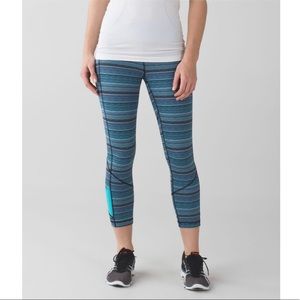 LULULEMON pace rival crop luxtreme in blue size 8
